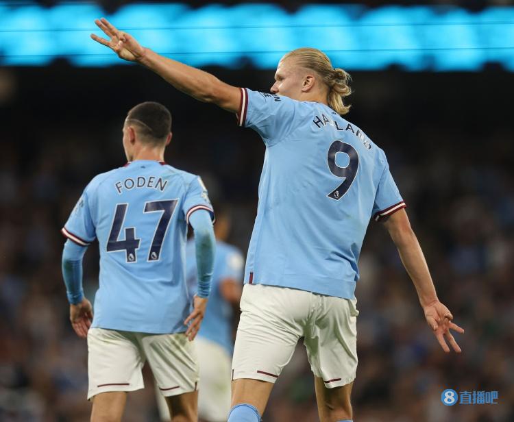 足球意大利名帅重返教练席，引全球媒体关注（意大利足坛名帅回归执教，全球媒体聚焦）