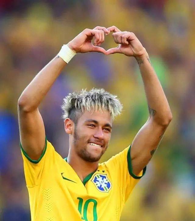 连续5场欧冠进球！马丁内利创阿森纳俱乐部历史纪录（欧冠五连斩！马丁内利刷新阿森纳队史纪录）