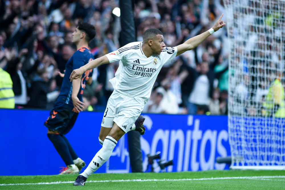 《Goal》总结了今年夏窗的最佳转会，这些球员对...（Goal盘点今夏转会窗最佳引援：这些球员改变了各自球队）