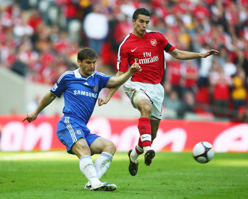 ESPN：哈兰德仅差1球解锁英超百球，现役多人同步冲击里程碑（ESPN：哈兰德距英超百球仅差一球，现役多将齐冲里程碑）