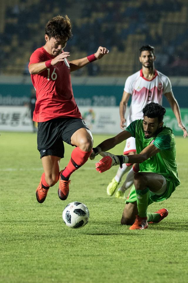 申花3-1津门虎连续两年屈居亚军，李嗣镕首秀即破门，吴曦点射（申花3比1击败津门虎，连续两年屈居亚军；李嗣镕首秀破门，吴曦点球命中）