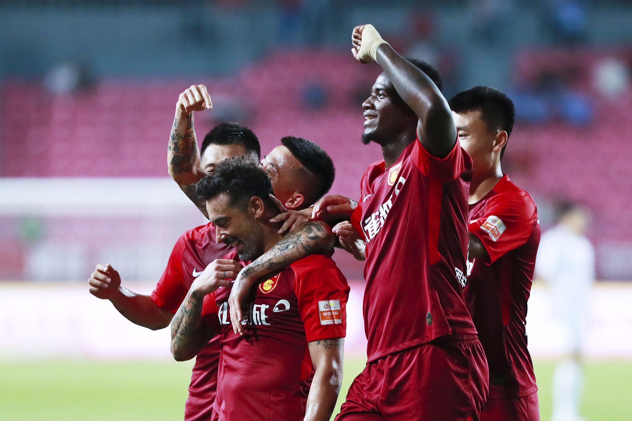 意甲半场：拉比奥世界波，托莫里送点，都灵2-1米兰