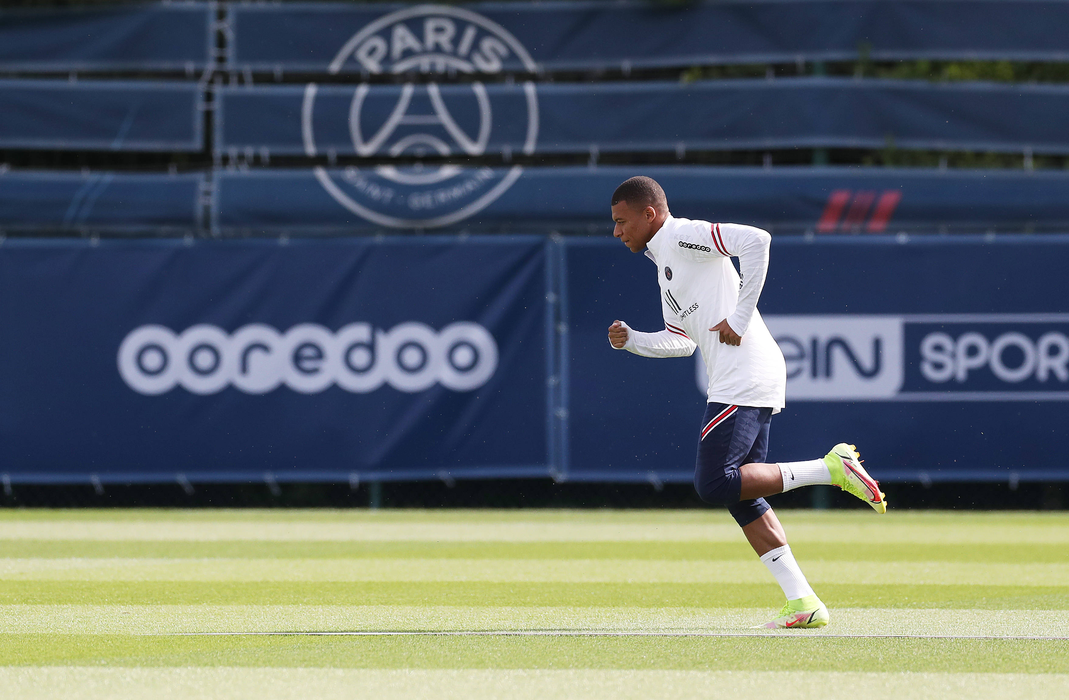 在更衣室丢失价值32万欧的财物，科贝：土耳其队已找回失物