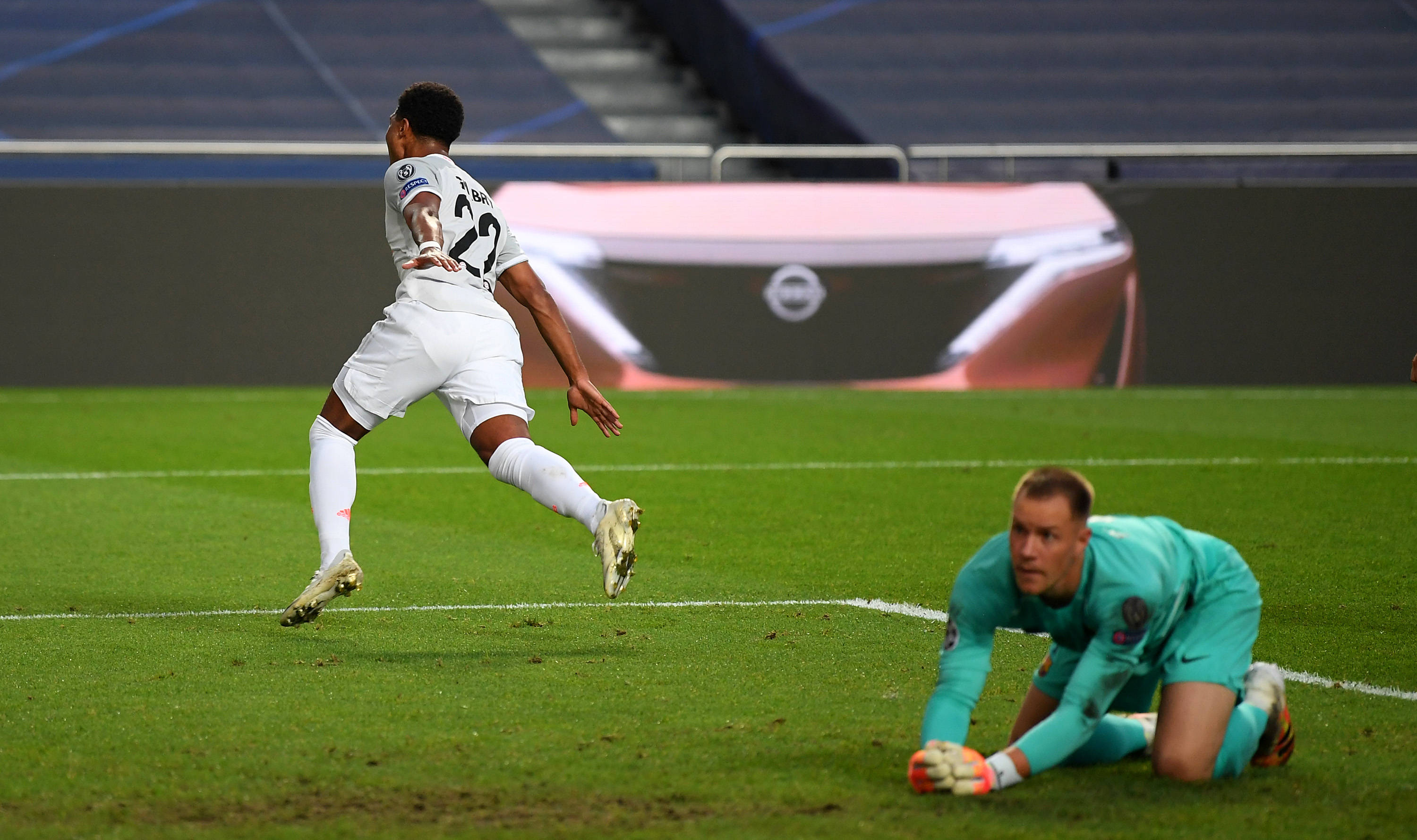 利物浦新援表现抢眼